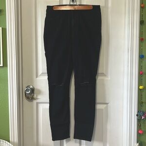 black ripped skinny jeans